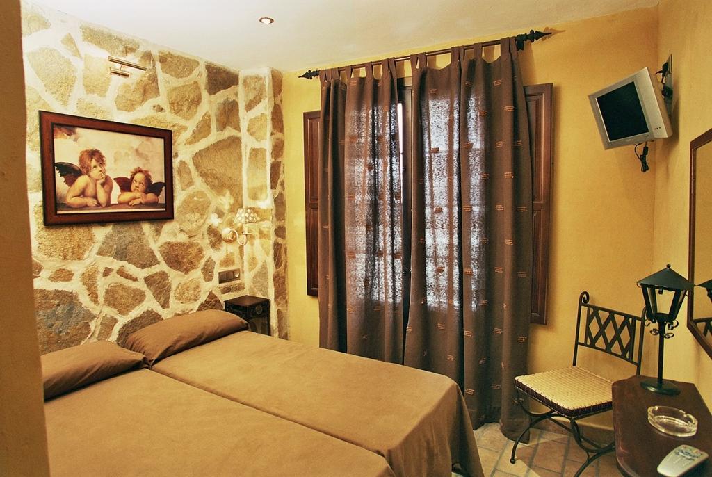 ホテル Hospederia El Convento Estremera 部屋 写真