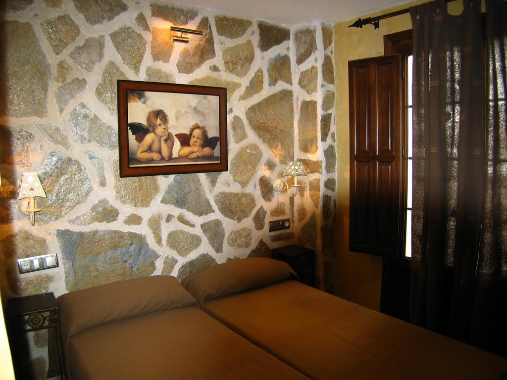 ホテル Hospederia El Convento Estremera 部屋 写真